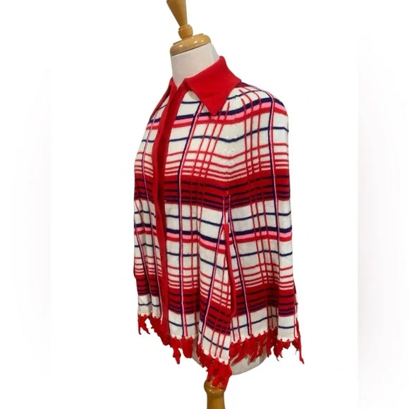 Vintage 70’s knit button up cape in multicolor plaid with fringe detail size S/M - Picture 5 of 6